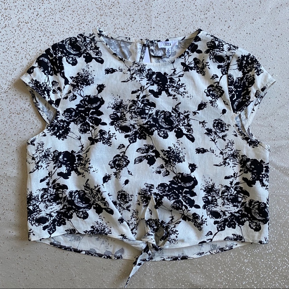 LUCCA Linen Top